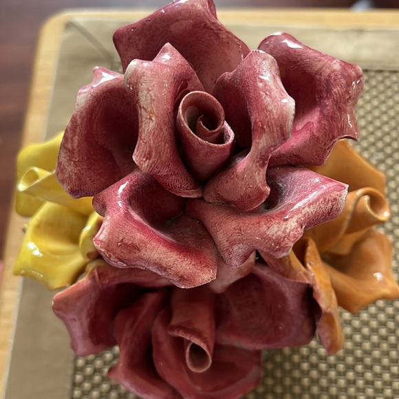 Capodimonte Rose Cluster in a Basket Made in Italy Vintage - Picture 8 of 10